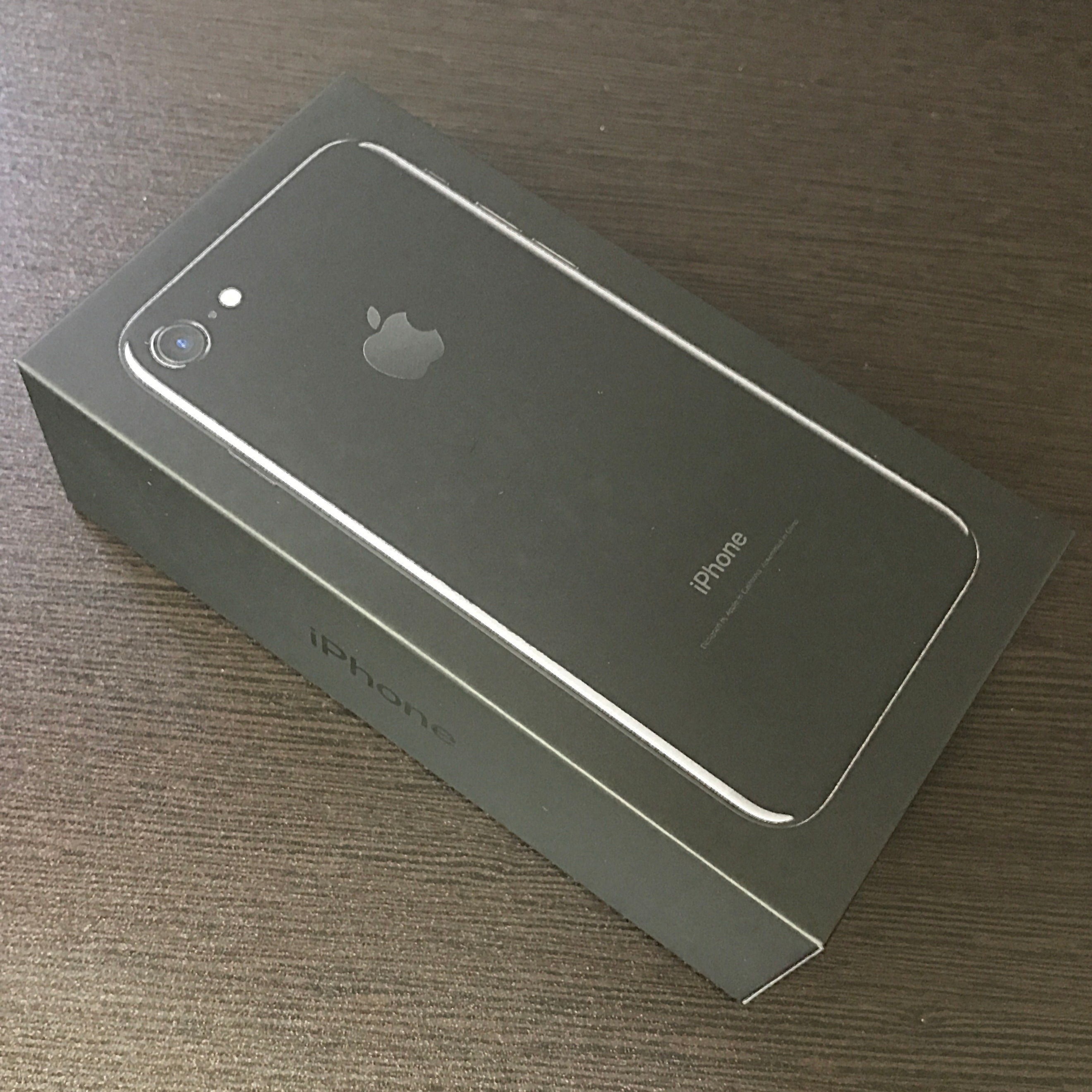 iPhone7（128GBのジェットブラック）が家に届いた！ - meideru blog